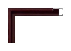 Moldura de aluminio integral color burdeos brillo, modelo 123-018. Moldura metálica resistente y elegante, ideal para enmarcar fotografías, láminas o diplomas. Su acabado brillante y tono granate aportan un estilo moderno y distinguido, perfecto para decoración contemporánea.
