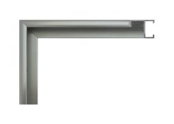 Moldura de aluminio integral color plata mate, modelo 123-098. Moldura metálica moderna y elegante, con acabado satinado que ofrece un aspecto limpio y profesional. Ideal para enmarcar fotografías, obras gráficas o diplomas, aportando un toque contemporáneo y minimalista.