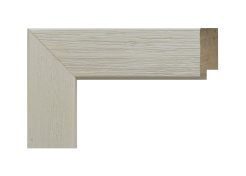 Moldura de madera de Ayous color blanca rústica, modelo 310-030. Moldura con textura rugosa que imita las vetas naturales de la madera, aportando un acabado luminoso y elegante. Ideal para enmarcar fotografías, láminas o espejos en ambientes nórdicos, modernos o clásicos.