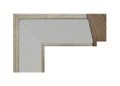 Moldura de madera color blanco con filos plateados y acabado suave