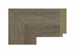 Moldura de MDF gris con acabado texturizado y perfil recto