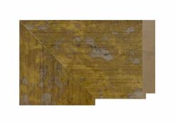 Marco plano oro madera de ayous modelo 100-005 con acabado envejecido y textura natural. Moldura dorada elegante ideal para enmarcar cuadros clásicos o contemporáneos, espejos y fotografías decorativas.