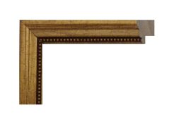Marco decorativo en acabado oro con filo de bolas, modelo 170-005. Moldura de madera con unión finger, acabado dorado envejecido y leve efecto craquelado que aporta un aire clásico y sofisticado. Ideal para enmarcar espejos, óleos o fotografías con un estilo elegante y tradicional.