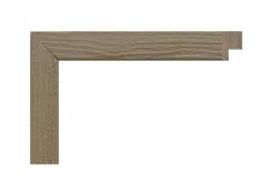 Marco color marfil rascado, modelo 210-015. Fabricado en madera de ayous con textura rascada que resalta las vetas naturales. Su tono marfil claro y acabado satinado aportan luminosidad y elegancia, ideal para enmarcar fotografías, láminas o acuarelas en ambientes clásicos o contemporáneos.