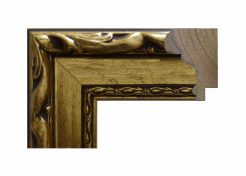 Marco de madera labrada en acabado oro, con relieve decorativo clásico y perfil tradicional
