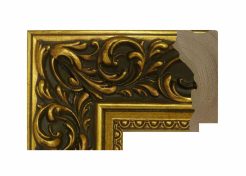 Marco de madera dorado labrado con relieve clásico y acabado envejecido