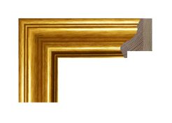 Marco dorado con acabado oro pelicula satinado sobre madera de pino finger joint, perfil clásico de moldura escalonada con tono oro uniforme y sin brillo, ideal para enmarcar cuadros, láminas y obras decorativas aportando un estilo elegante y atemporal.